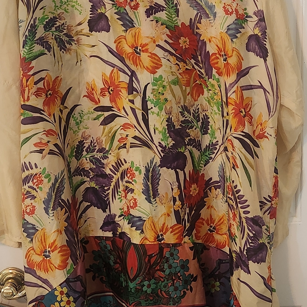 Orange and Red Graphic ⁷ V neck 3/4 Sleeve Tunic